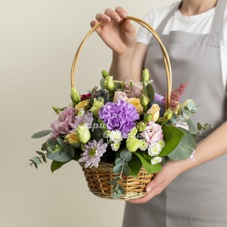 Корзина роз и гвоздик