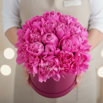 17 пионов в коробке