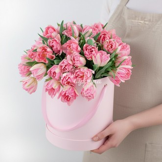 49 тюльпанов в коробке