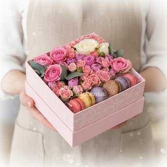 7 макарун с розами и тюльпанами