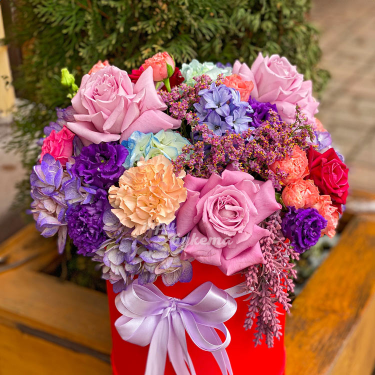 Букет в коробке «Элис» (крупный план)