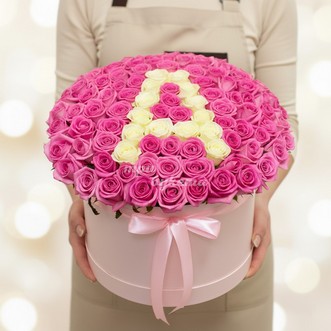 Буква из 101 розы коробке