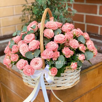 Корзина кустовых роз