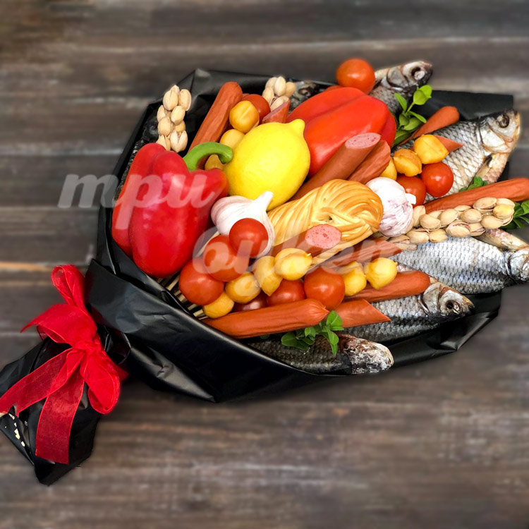Букет с рыбой и овощами (на столе)