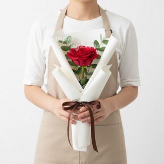 Мини-букет из красной розы Эквадор