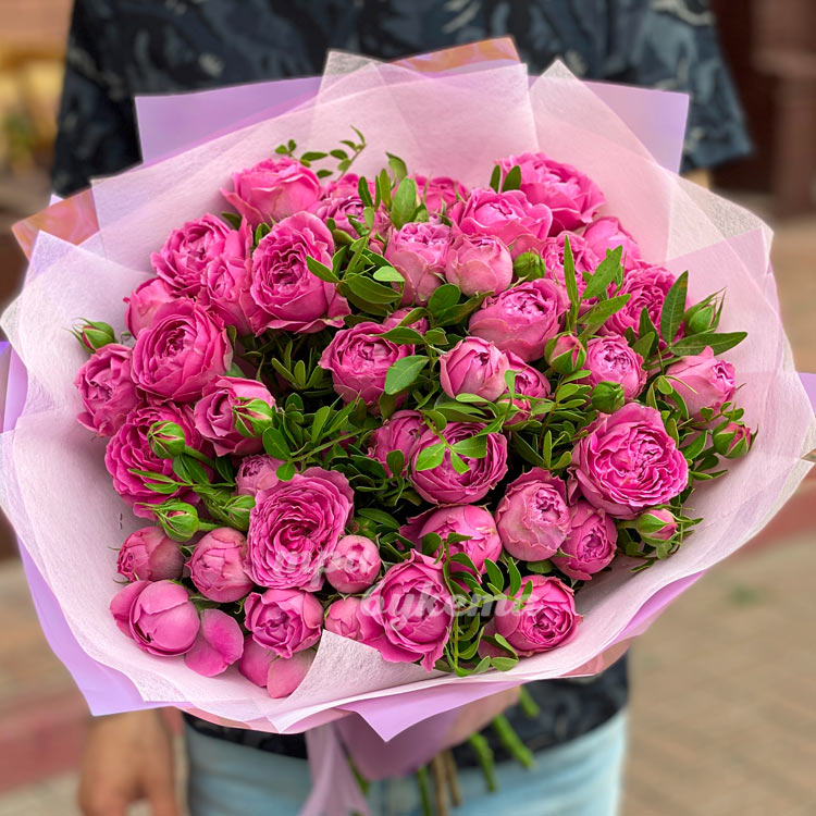 Букет из 11 пионовидных роз (вид сверху)