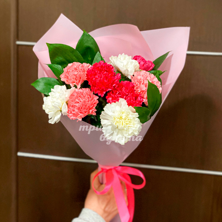 Розовый букет из 9 гвоздик