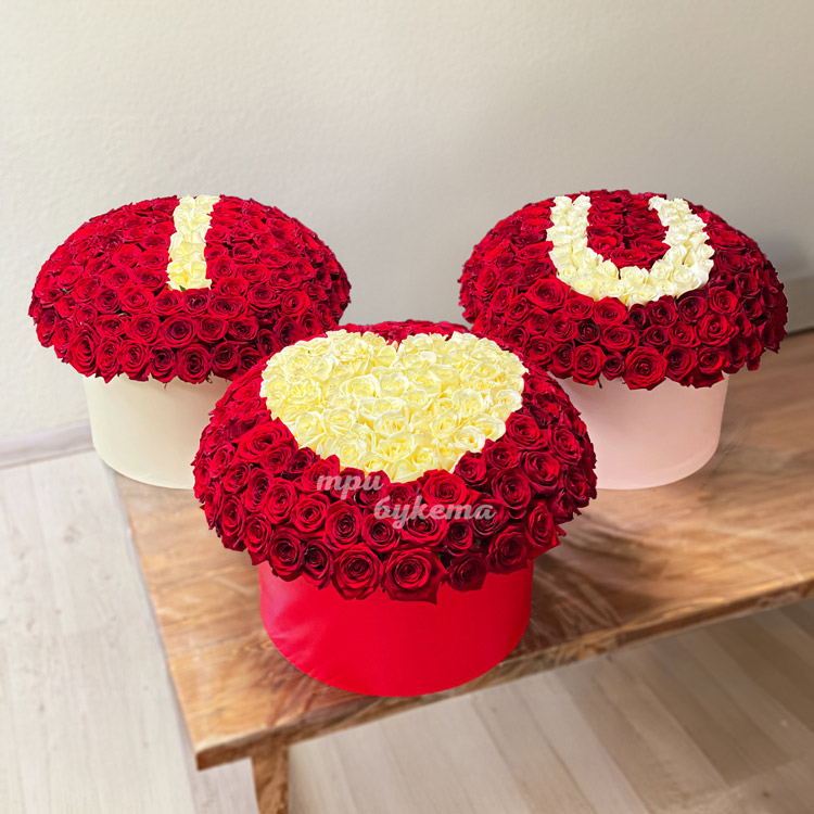 Шляпные коробки роз с признанием в любви